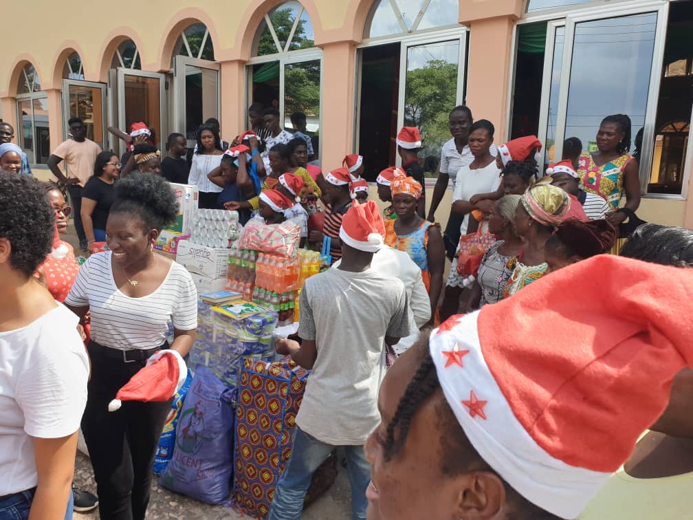 Christmas 2019 - donation by Ghana International School students